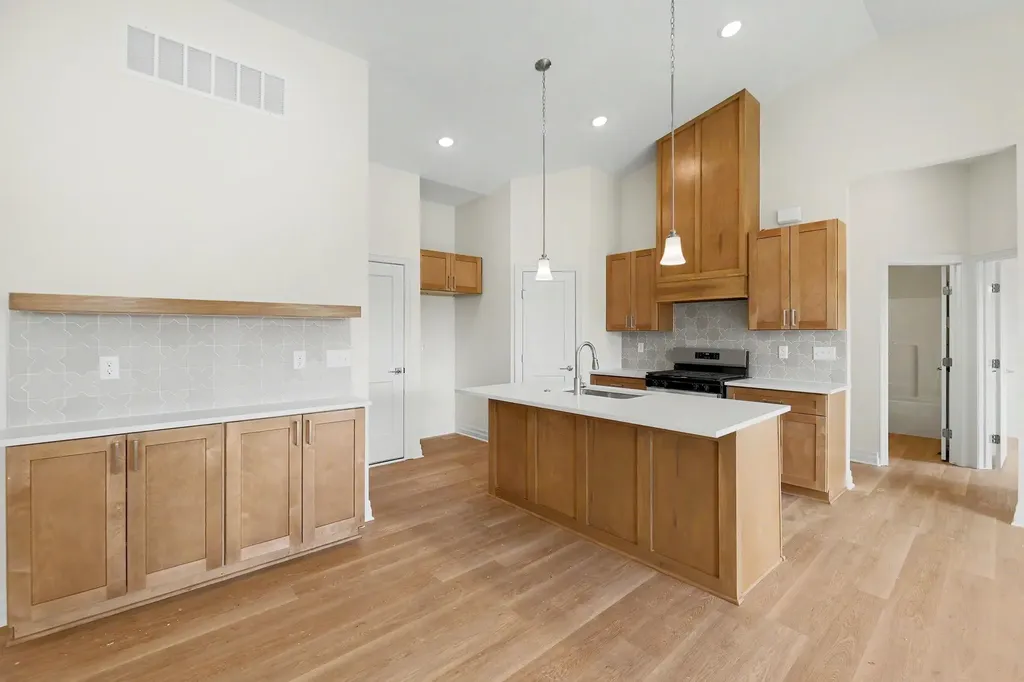 946 N Main Goddard KS 67052