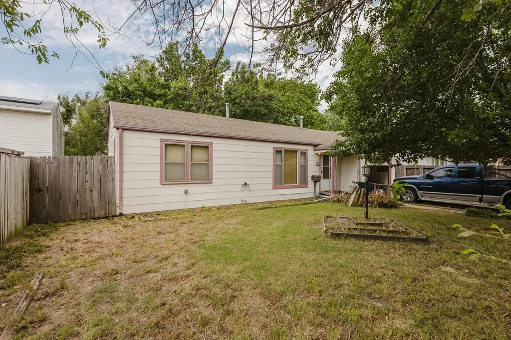 4433 S Cherry Wichita KS 67217