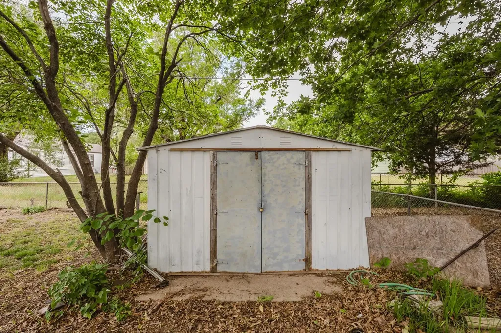 4433 S Cherry Wichita KS 67217