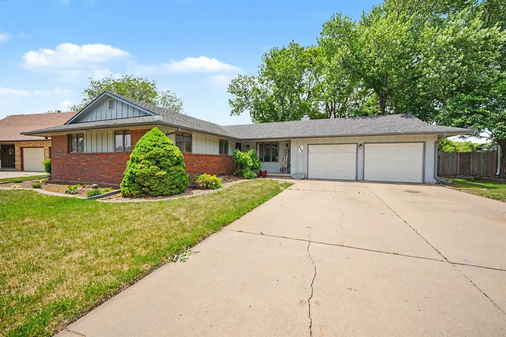 840 Pine Court Mcpherson KS 67460