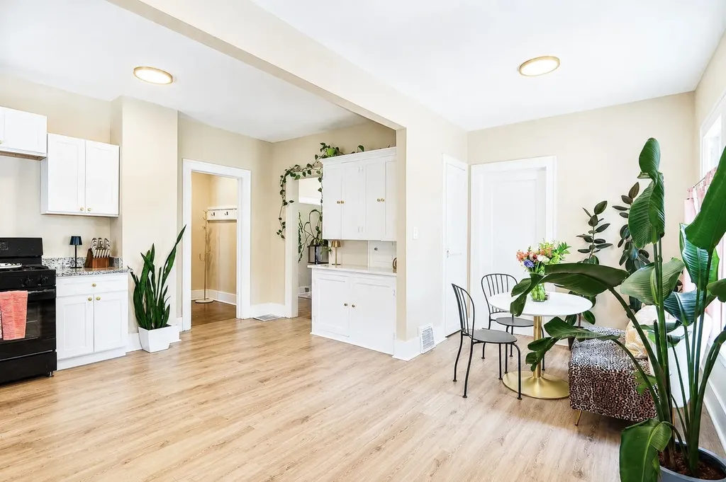 3049 S Old Lawrence Road Wichita KS 67217
