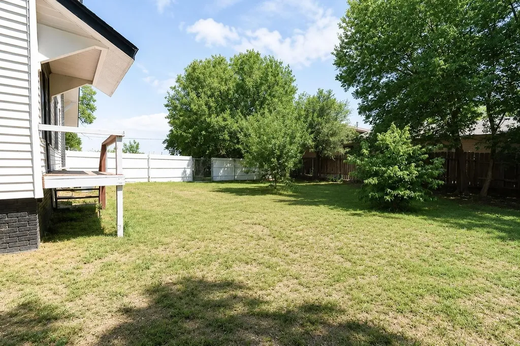 3049 S Old Lawrence Road Wichita KS 67217
