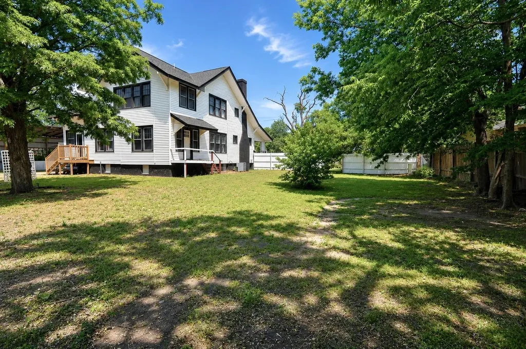 3049 S Old Lawrence Road Wichita KS 67217