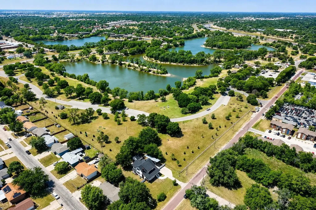 3049 S Old Lawrence Road Wichita KS 67217