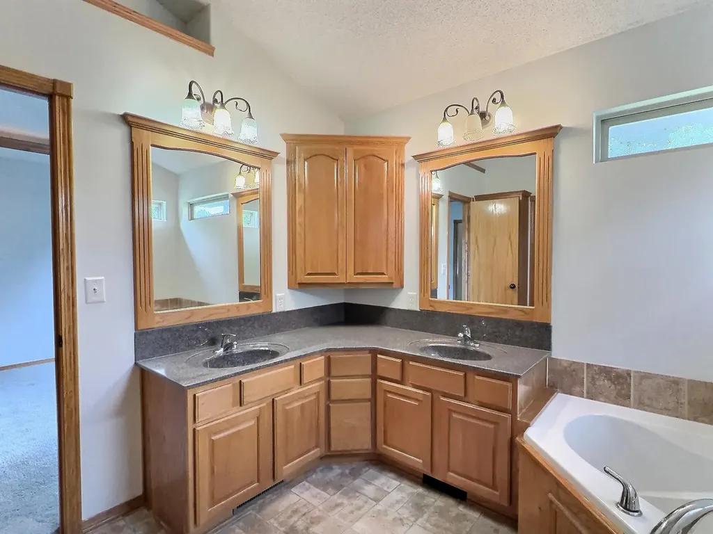 1931 E Wyndham Road Park City KS 67219
