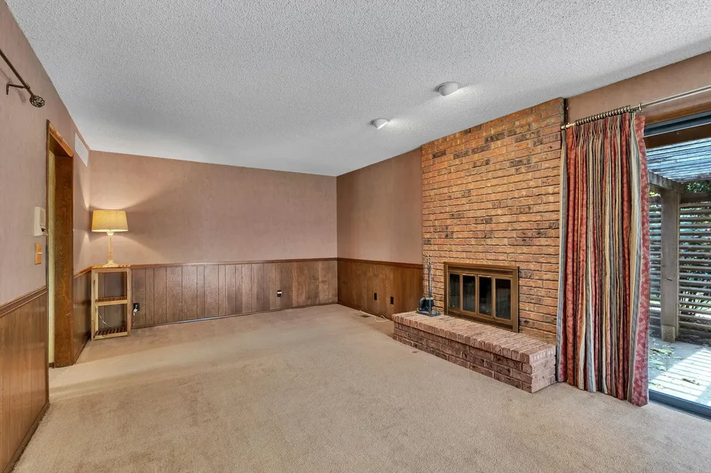 1557 N Caddy Lane Wichita KS 67212-1235