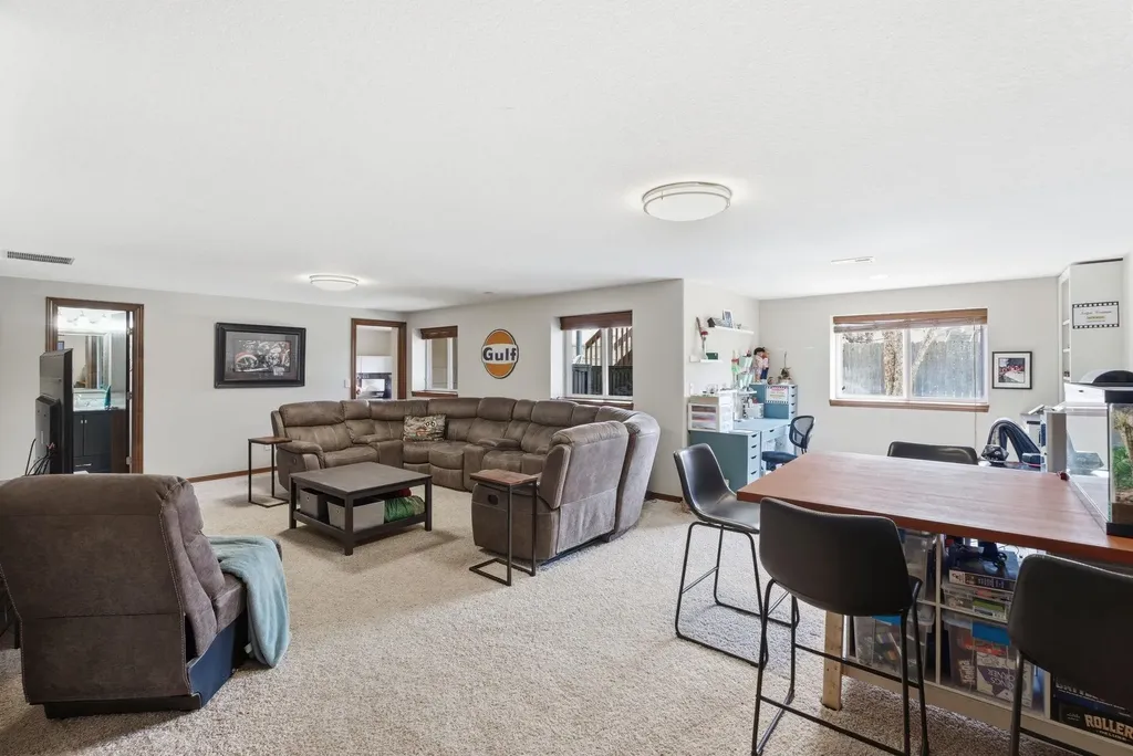 1019 E Hawthorne Court Derby KS 67037-3449