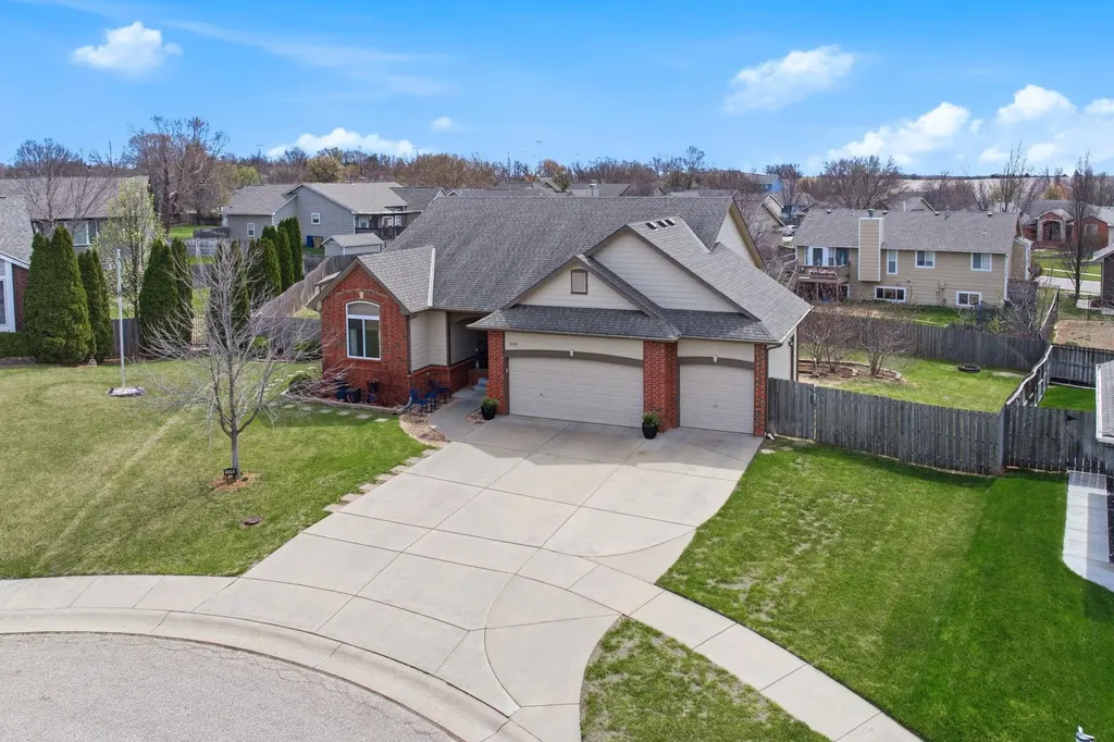 1019 E Hawthorne Court Derby KS 67037-3449