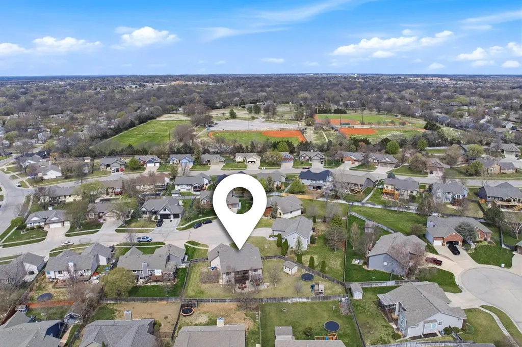 1019 E Hawthorne Court Derby KS 67037-3449