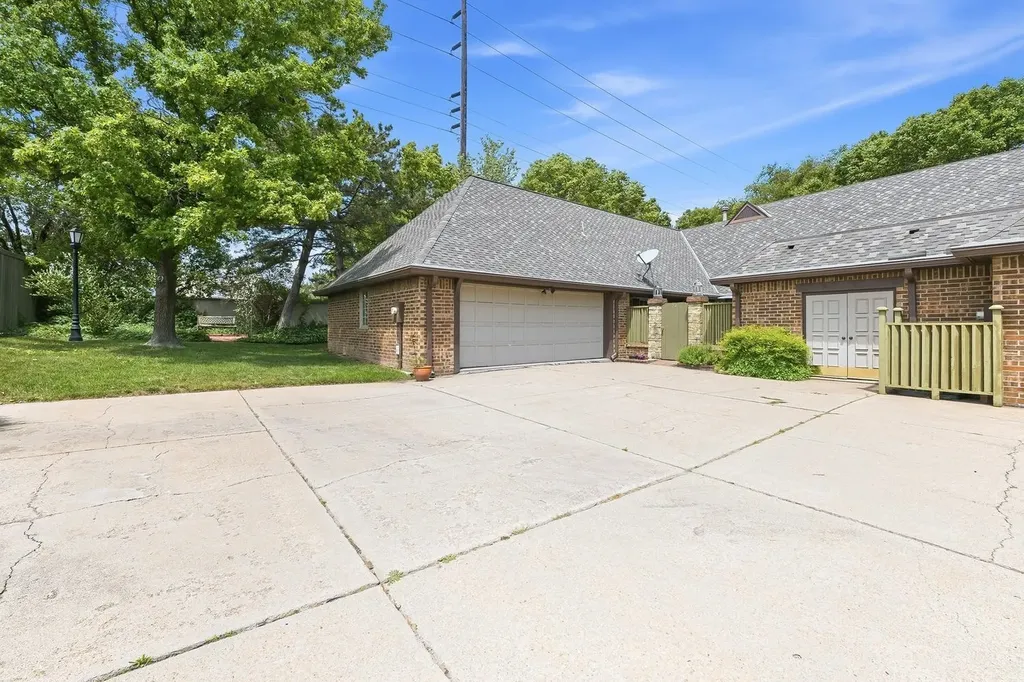 640 N Rock Road Wichita KS 67206