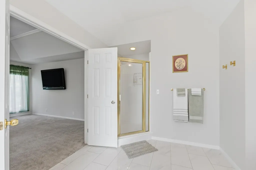 1025 N Woodridge Court Wichita KS 67206