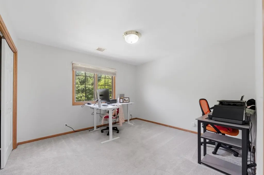 1025 N Woodridge Court Wichita KS 67206