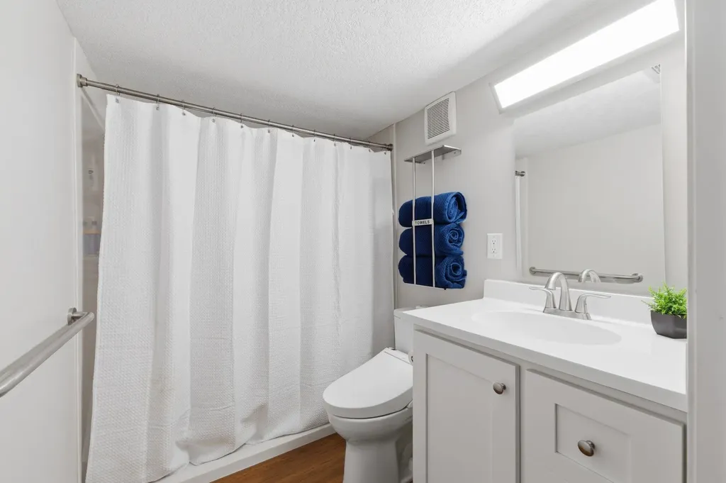 1025 N Woodridge Court Wichita KS 67206