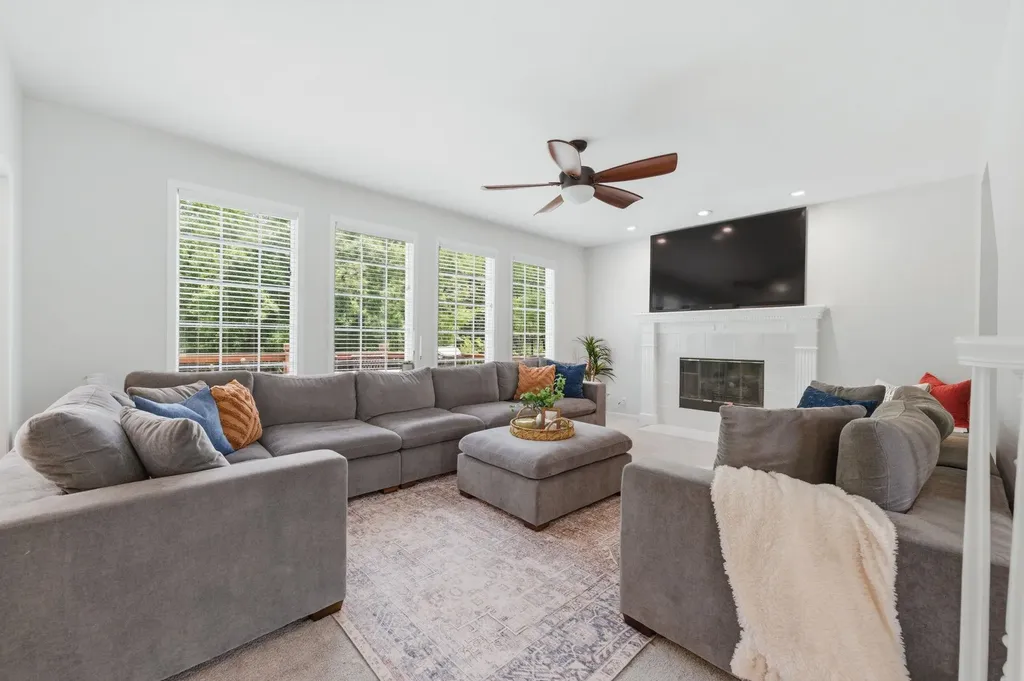 1025 N Woodridge Court Wichita KS 67206