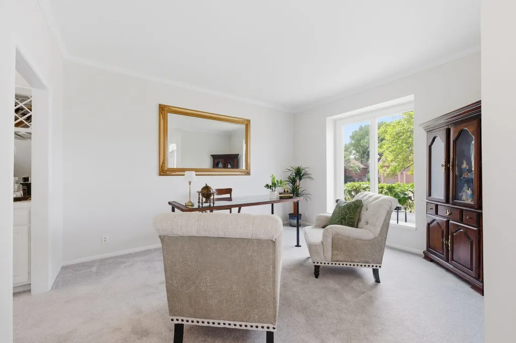 1025 N Woodridge Court Wichita KS 67206