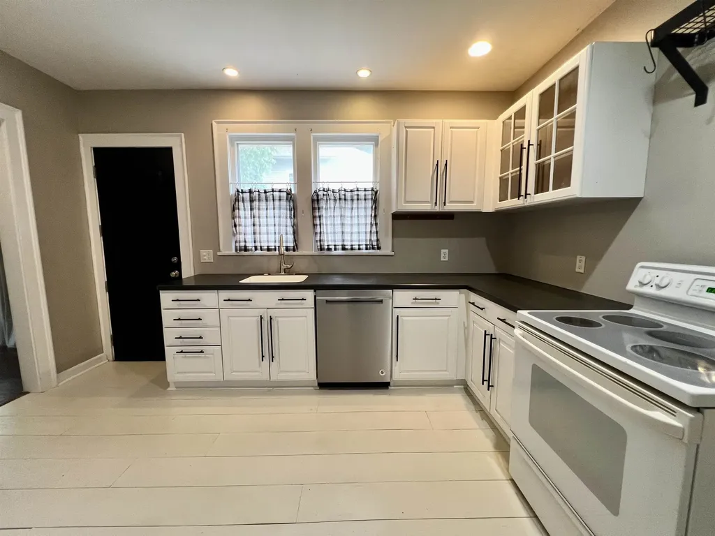 1103 Mansfield Winfield KS 67156