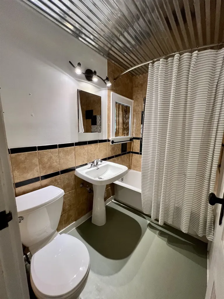 1103 Mansfield Winfield KS 67156