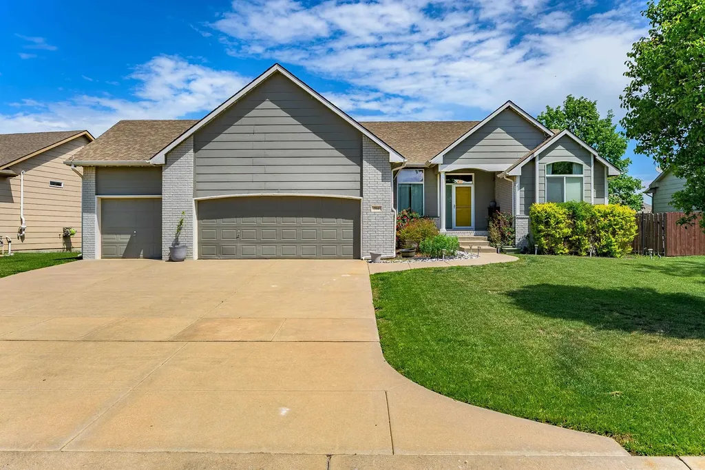 704 W Point Court Andover KS 67002
