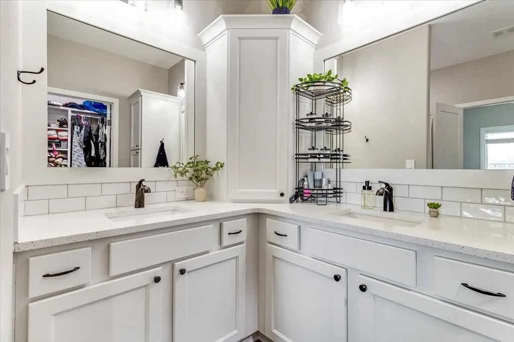 10913 W Cedar Lane Maize KS 67101