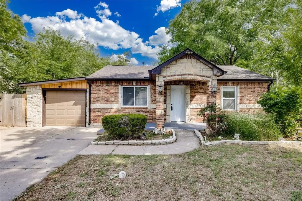 3212 E Fairhaven Drive Wichita KS 67216