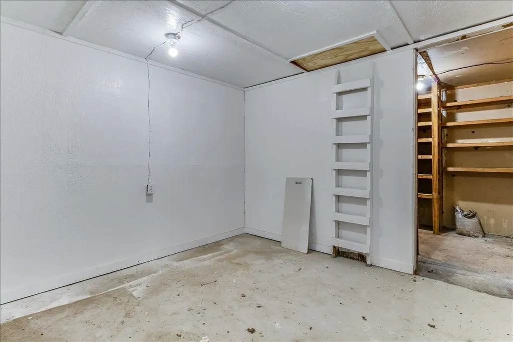 3212 E Fairhaven Drive Wichita KS 67216
