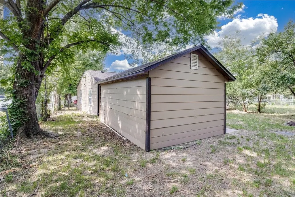 3212 E Fairhaven Drive Wichita KS 67216