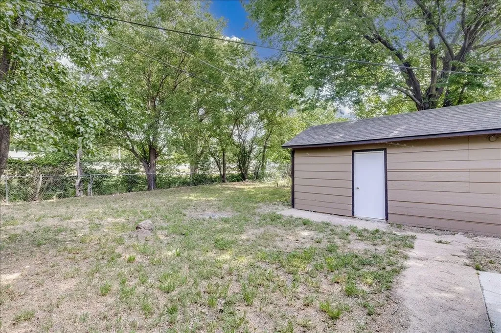 3212 E Fairhaven Drive Wichita KS 67216