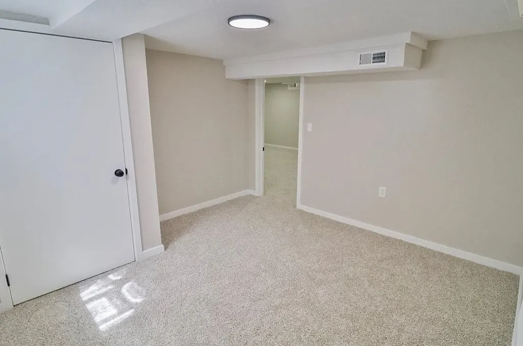 1605 N Illinois Avenue Wichita KS 67203