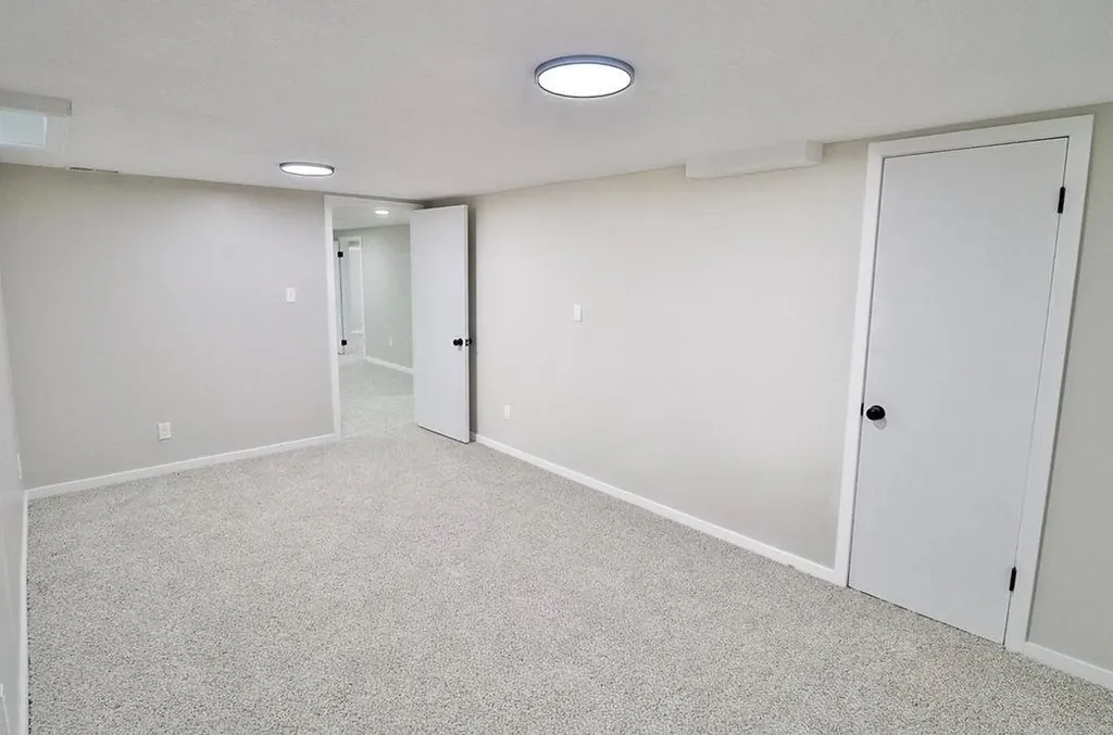 1605 N Illinois Avenue Wichita KS 67203