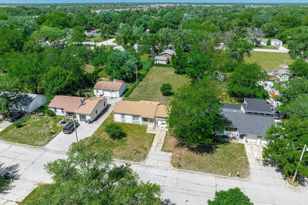 743 N Bebe Street Wichita KS 67212