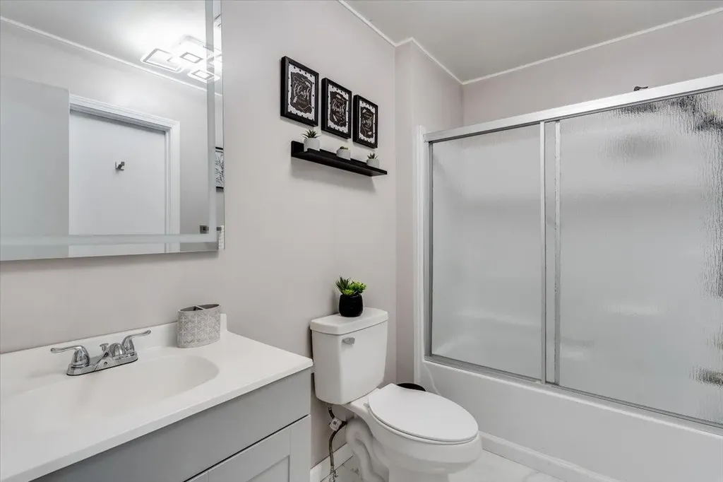 2902 W Maxwell Wichita KS 67217