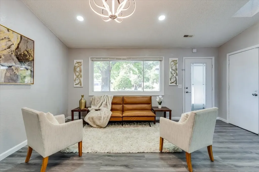 2902 W Maxwell Wichita KS 67217