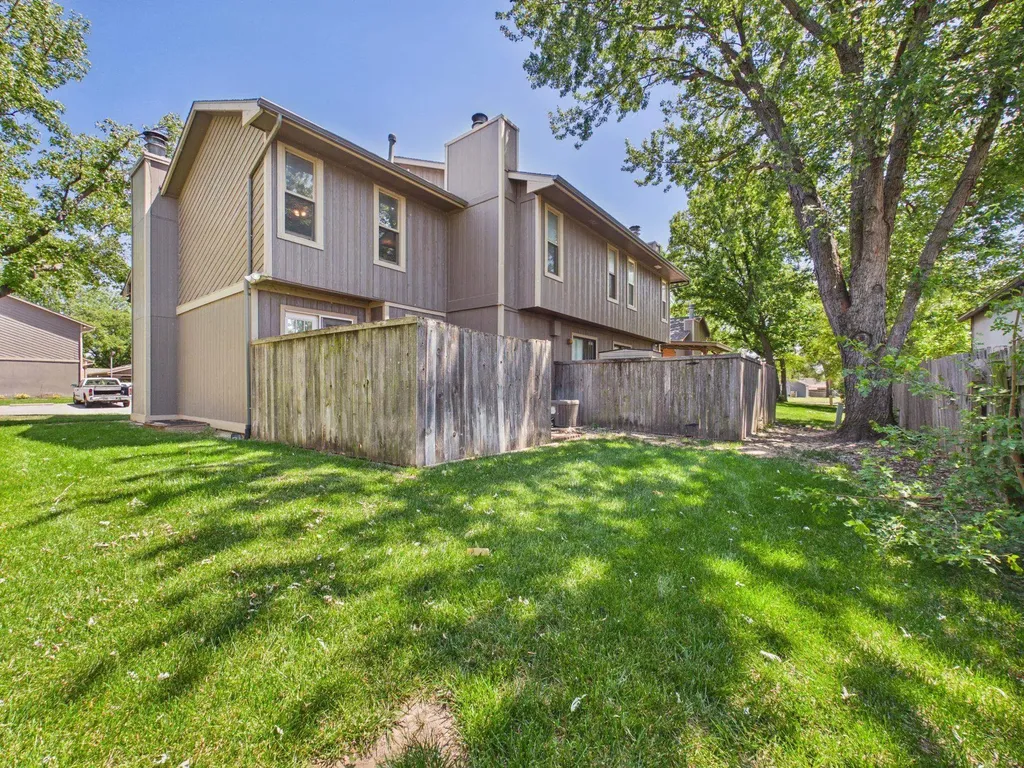 1530 N Smith Circle Wichita KS 67212