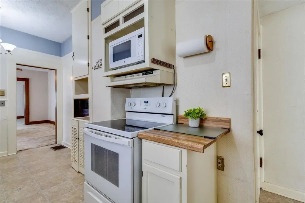 3509 E 2nd Street N Wichita KS 67208