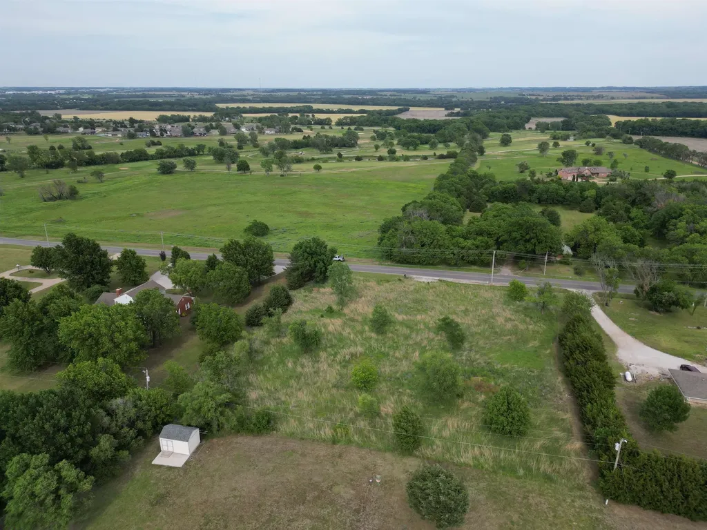 4477 S Pike Road Winfield KS 67156