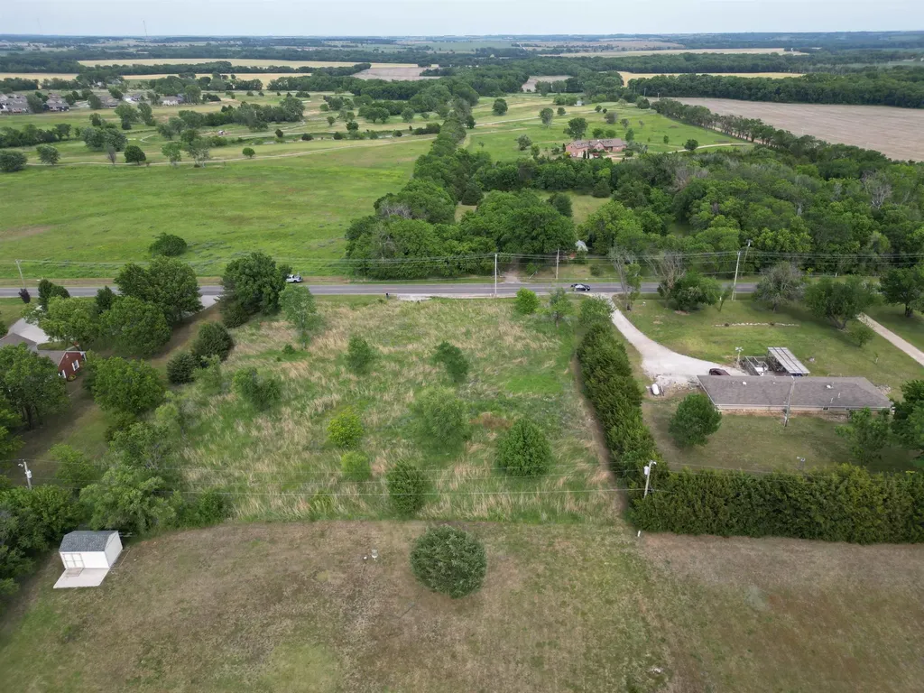 4477 S Pike Road Winfield KS 67156