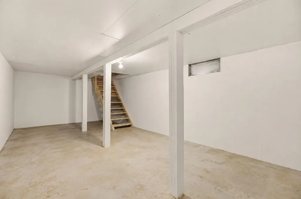 1832 S Bonn Wichita KS 67213