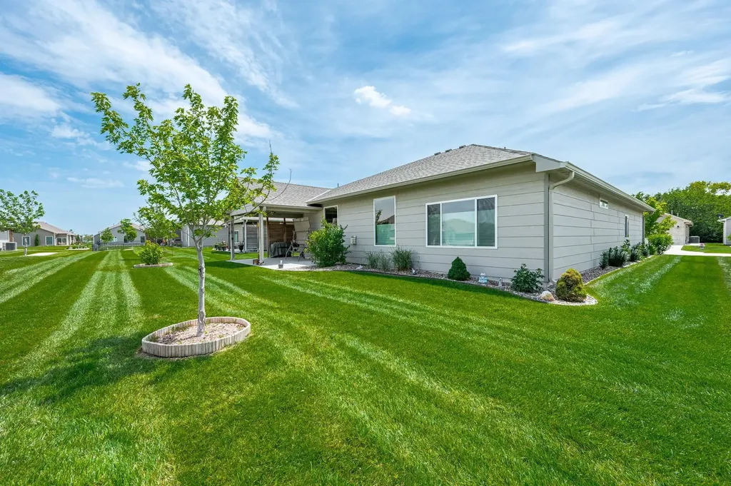 3673 N Lakeway Court Wichita KS 67205
