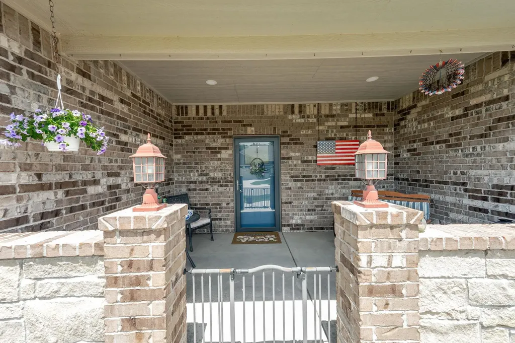 3673 N Lakeway Court Wichita KS 67205