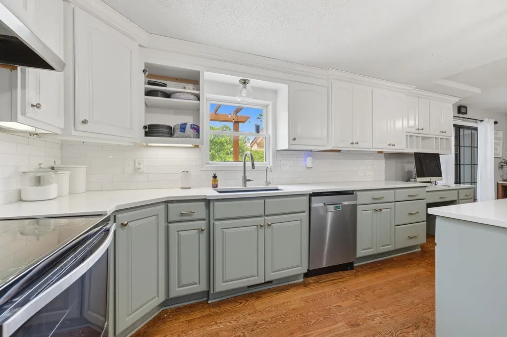 4645 N Hillcrest Avenue Bel Aire KS 67220