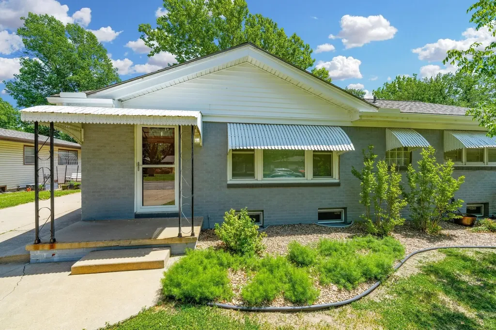 1932 N Sheridan Street Wichita KS 67203