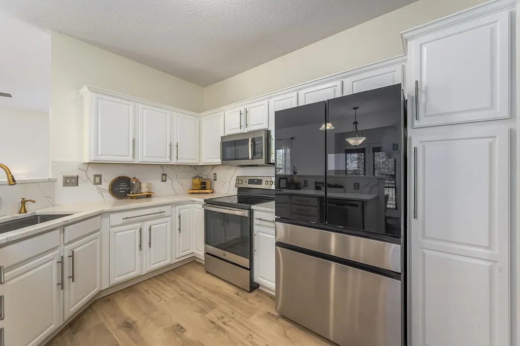 830 N Bracken Circle Wichita KS 67206