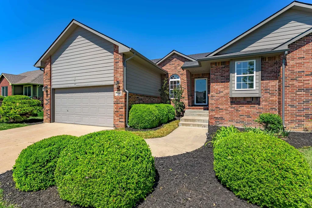830 N Bracken Circle Wichita KS 67206
