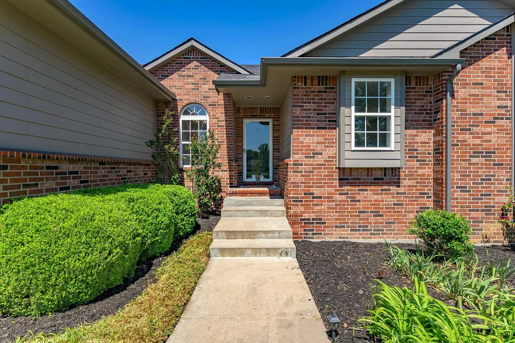 830 N Bracken Circle Wichita KS 67206