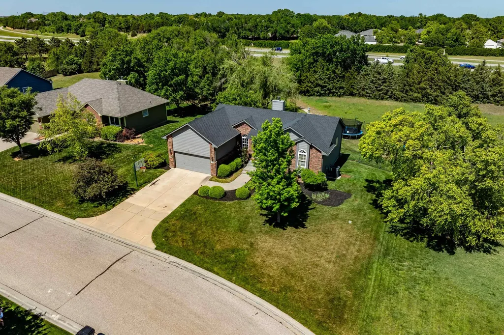 830 N Bracken Circle Wichita KS 67206