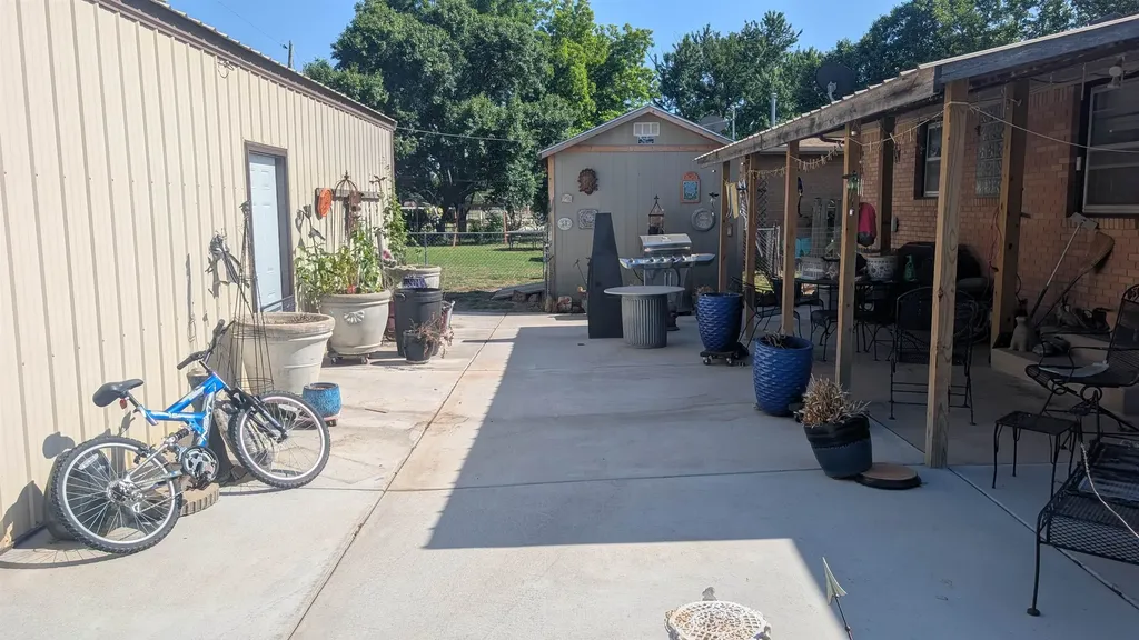626 N Friend Street Belle Plaine KS 67013