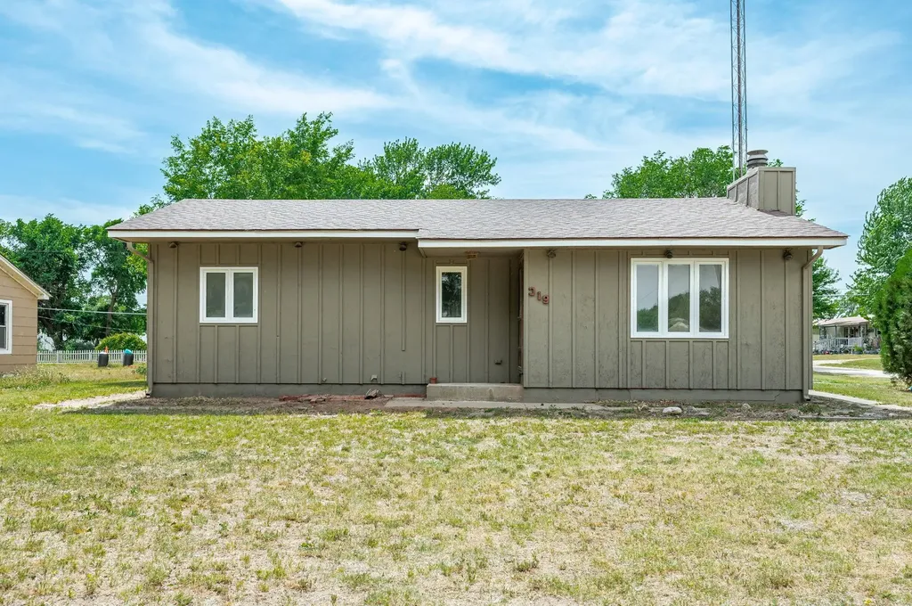 319 N Magnolia Attica KS 67009