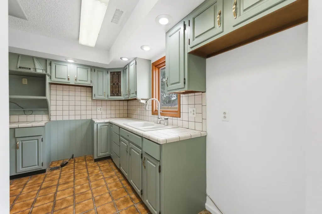 319 N Magnolia Attica KS 67009