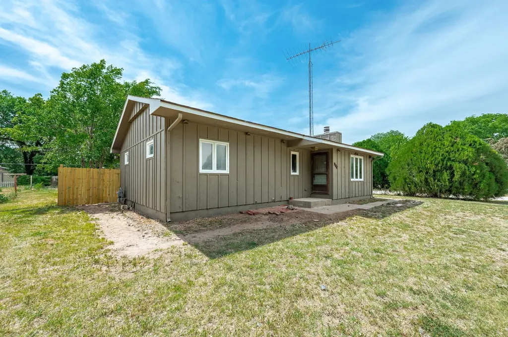 319 N Magnolia Attica KS 67009