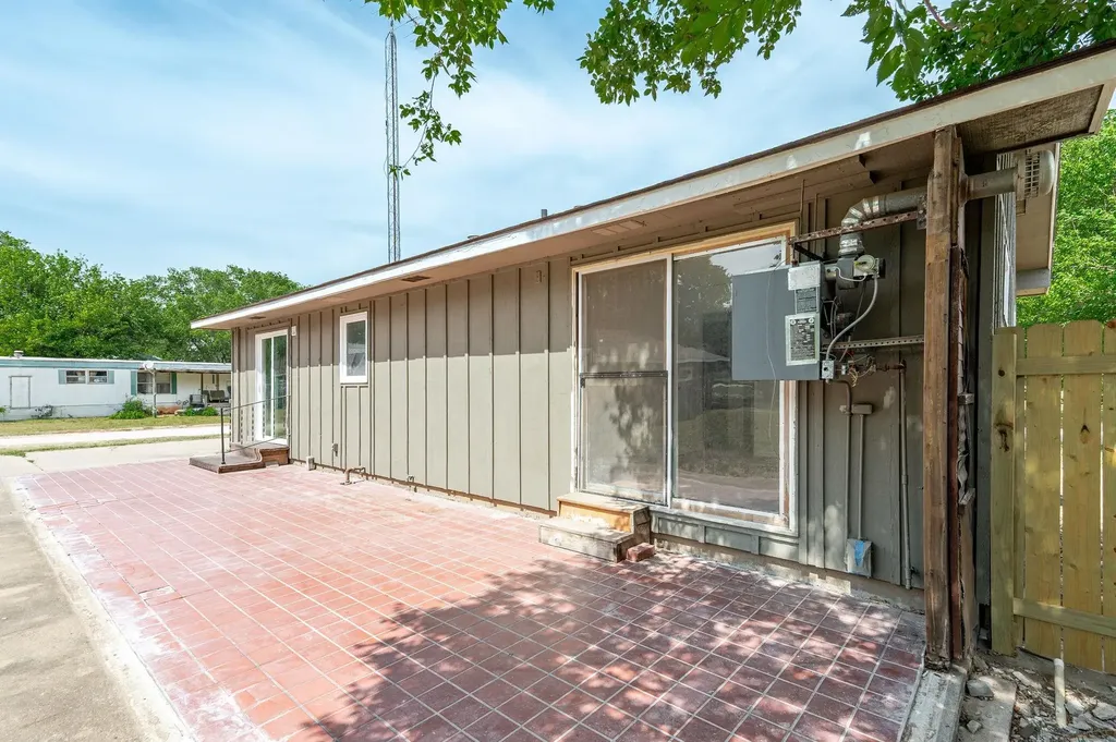 319 N Magnolia Attica KS 67009